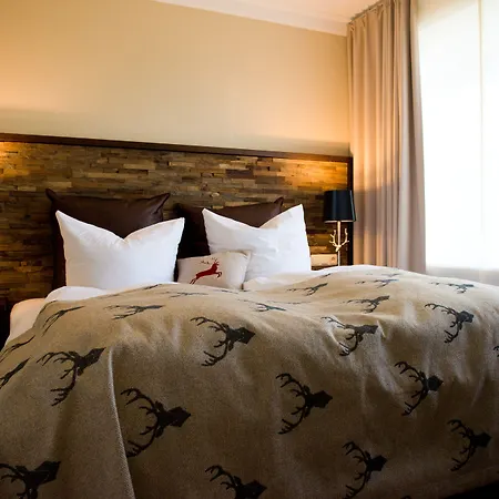 Hotel Romantik Hirschen 4*