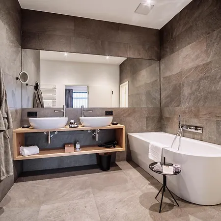 Romantik Hirschen Hotel 4*